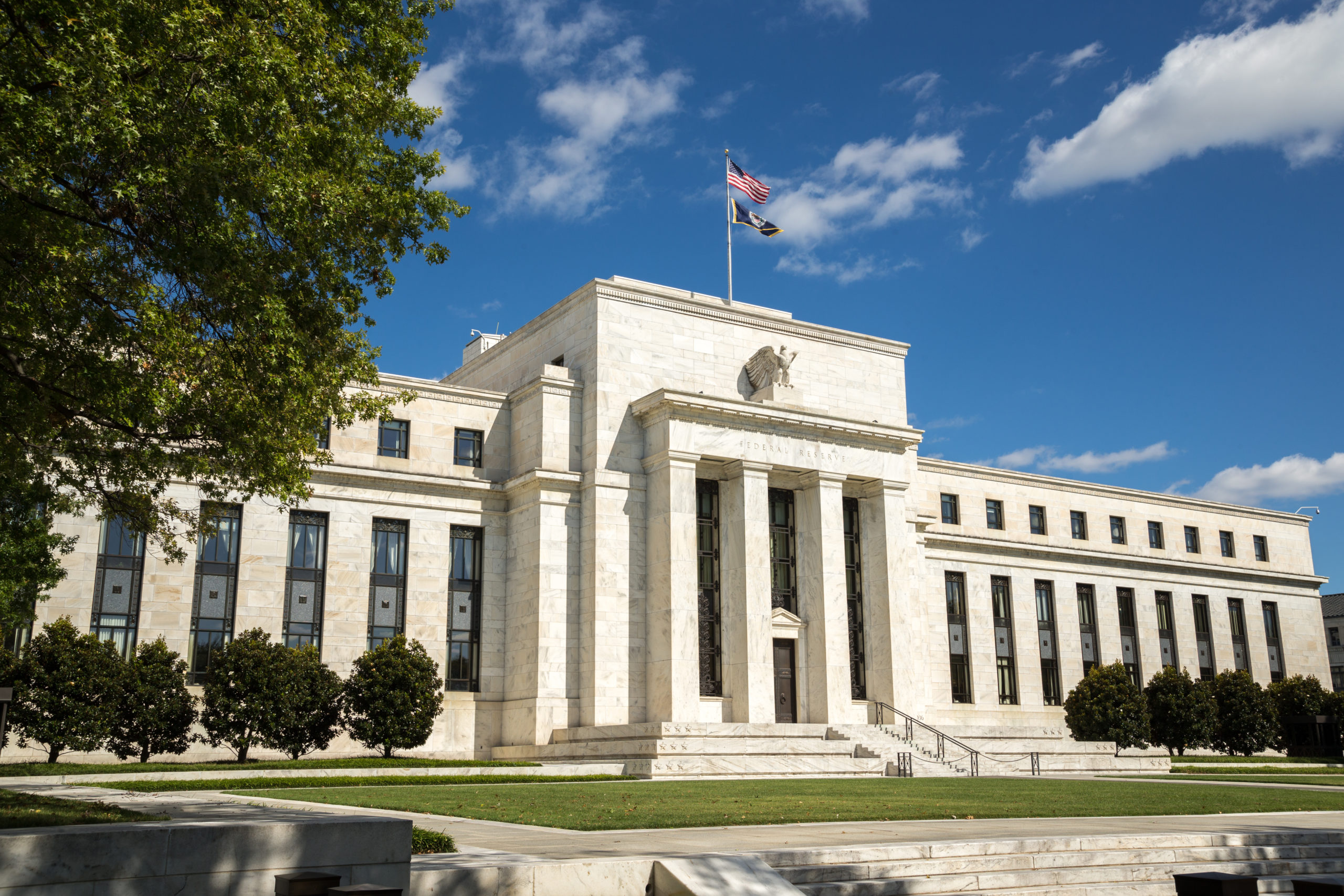 Hawkish Tones from the FED: Indices Waver, USD Rises