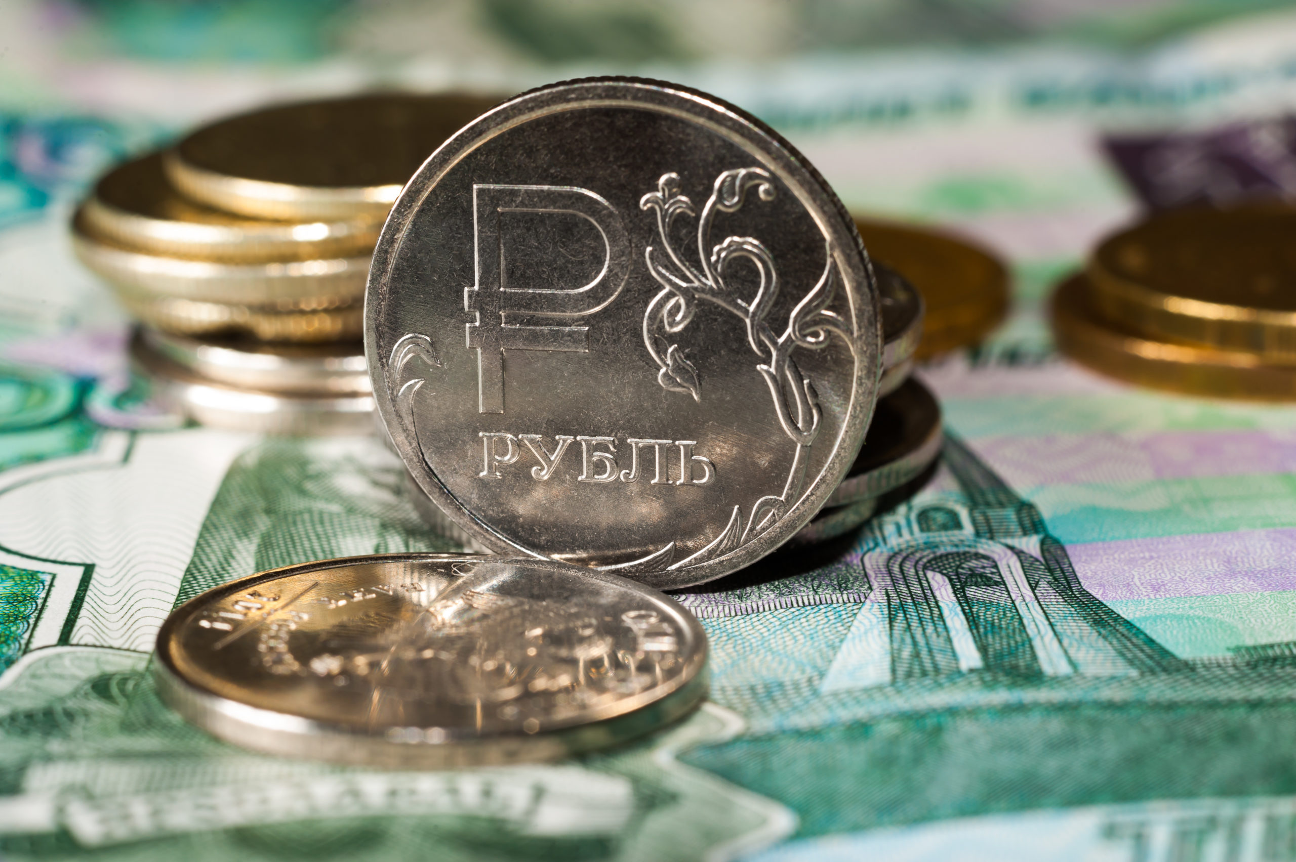 Ruble Collapses, Markets Take a Break After Volatile Movements From Last Week